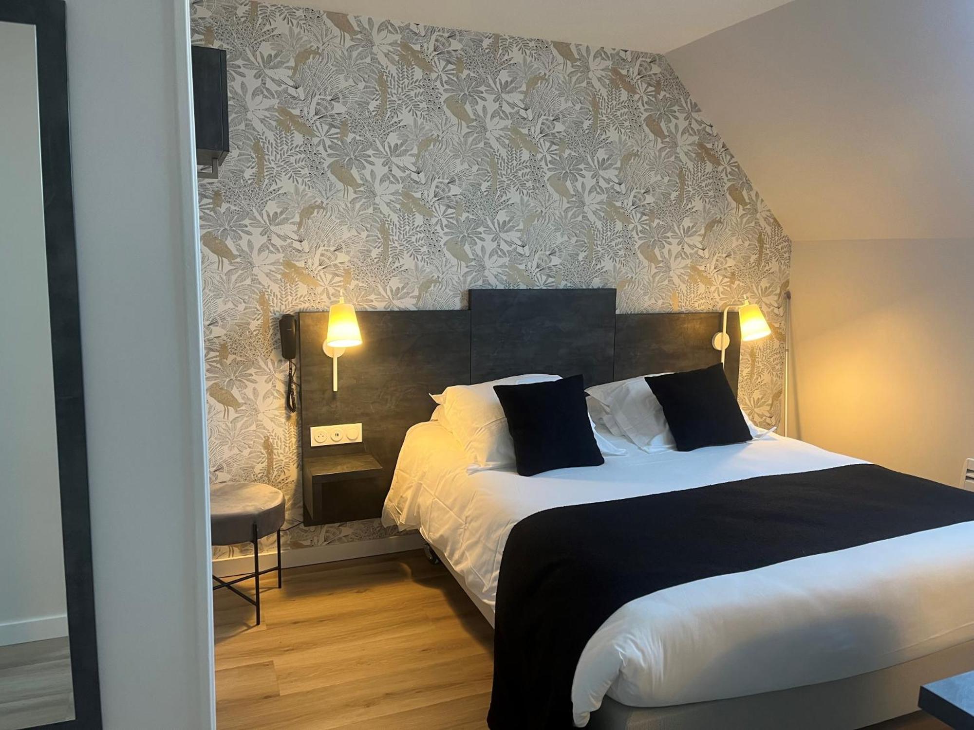 Logis - Hotel De La Baie De Somme Le Crotoy Exterior photo